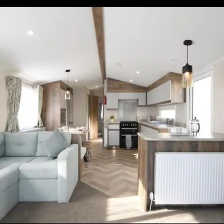 Q8 Ocean Edge Caravan Park Хейшем Экстерьер фото